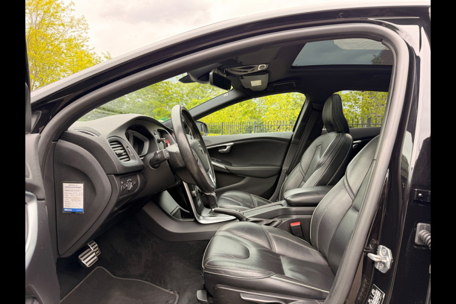 Volvo V40 2.0 T4 190 PK Business Sport Design Automaat Panoramadak, Leder,Full-Led Xenon