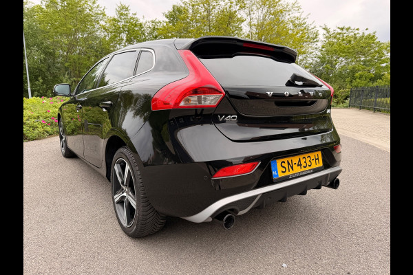 Volvo V40 2.0 T4 190 PK Business Sport Design Automaat Panoramadak, Leder,Full-Led Xenon