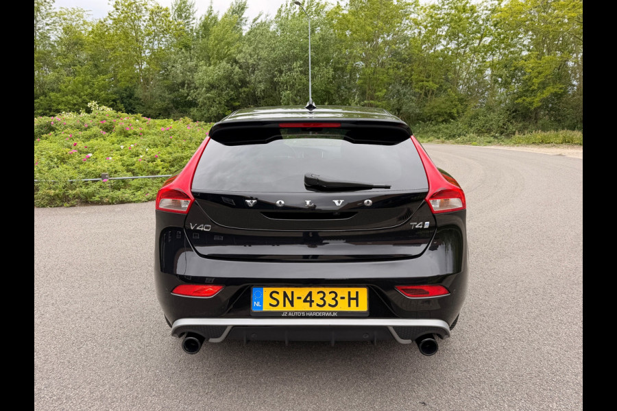 Volvo V40 2.0 T4 190 PK Business Sport Design Automaat Panoramadak, Leder,Full-Led Xenon