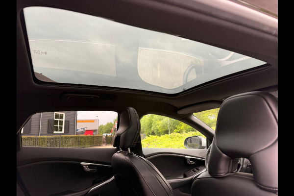 Volvo V40 2.0 T4 190 PK Business Sport Design Automaat Panoramadak, Leder,Full-Led Xenon