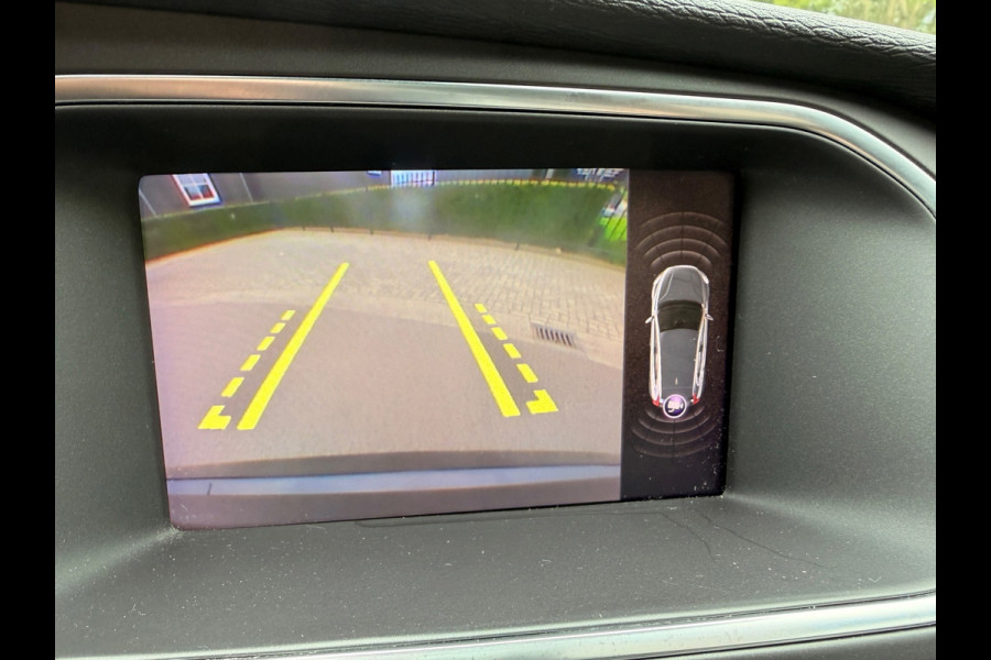 Volvo V40 2.0 T4 190 PK Business Sport Design Automaat Panoramadak, Leder,Full-Led Xenon