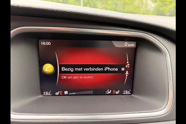 Volvo V40 2.0 T4 190 PK Business Sport Design Automaat Panoramadak, Leder,Full-Led Xenon
