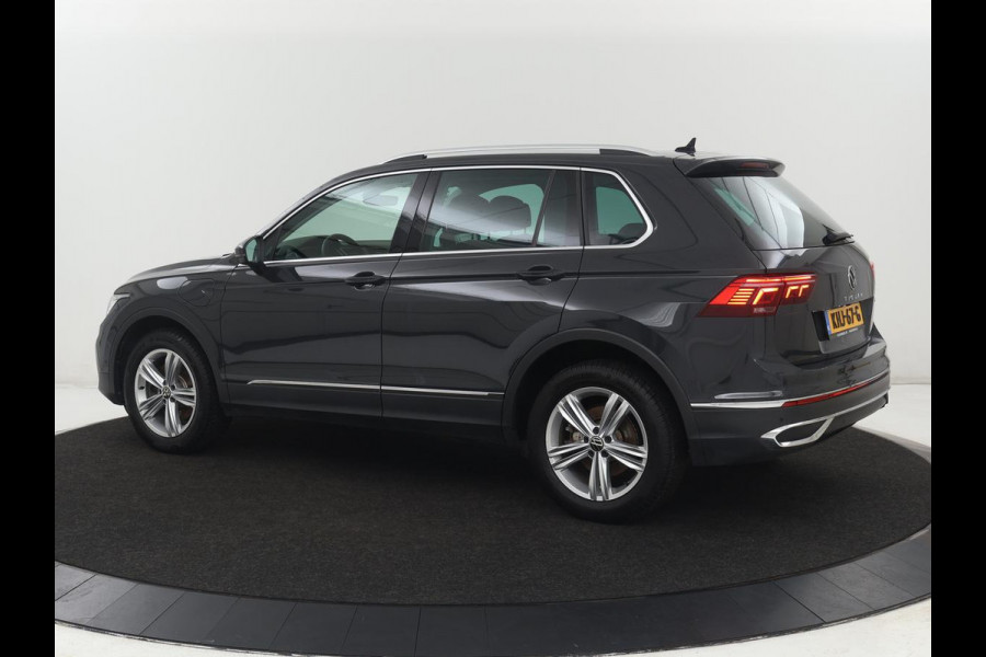 Volkswagen Tiguan 1.4 TSI eHybrid Elegance Exclusive | SOH 89,1% | Leder | Stoelverwarming | 360 Camera | Virtual Cockpit | Adaptive cruise | Carplay | Sfeerverlichting | Navigatie | Matrix LED | PHEV | Plug In