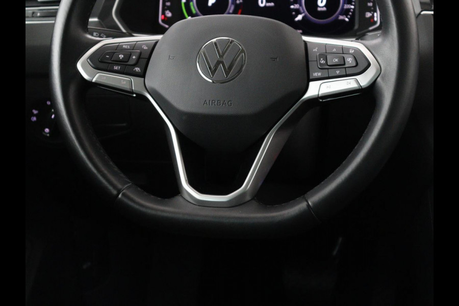 Volkswagen Tiguan 1.4 TSI eHybrid Elegance Exclusive | SOH 89,1% | Leder | Stoelverwarming | 360 Camera | Virtual Cockpit | Adaptive cruise | Carplay | Sfeerverlichting | Navigatie | Matrix LED | PHEV | Plug In