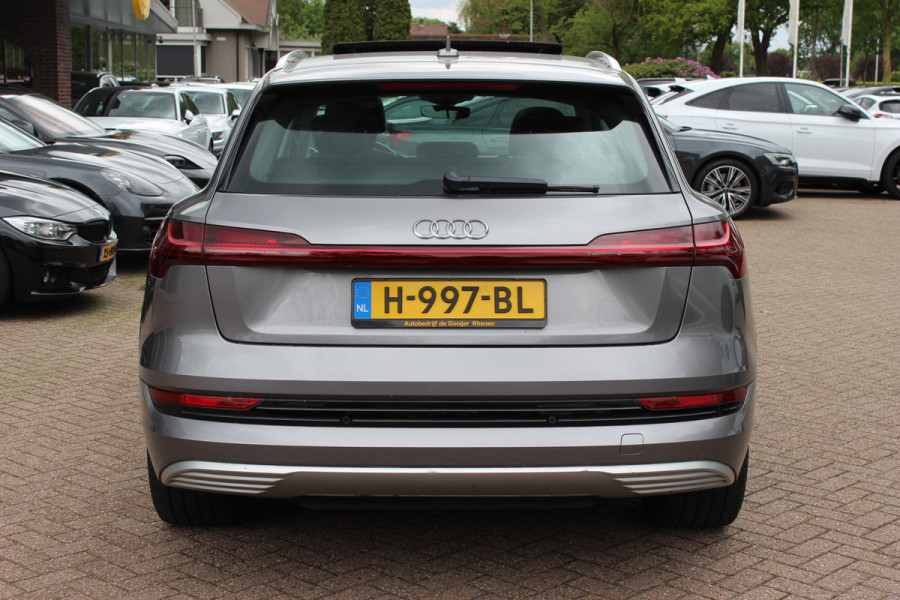 Audi e-tron e-tron 50 quattro Launch edition plus 71 kWh / SoH 91,9% / Panoramadak / Camera / Luchtvering / Intr.voorverwarming / Leder&Alcantara / 20'' / Navigatie / DAB / Stoelverwarming / ACC