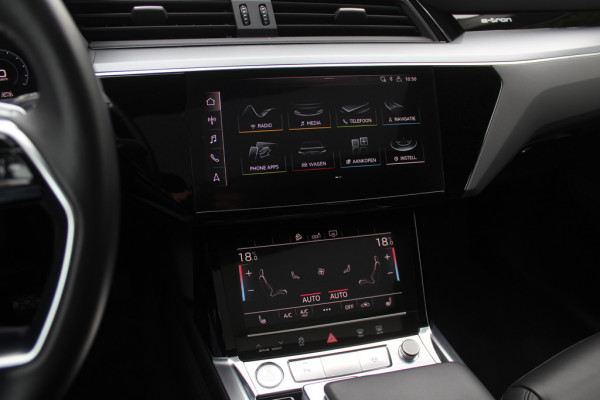 Audi e-tron e-tron 50 quattro Launch edition plus 71 kWh / SoH 91,9% / Panoramadak / Camera / Luchtvering / Intr.voorverwarming / Leder&Alcantara / 20'' / Navigatie / DAB / Stoelverwarming / ACC