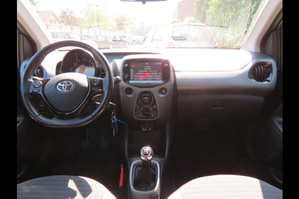 Toyota Aygo 1.0 VVT-i x-play | ACHTERUITRIJCAMERA | DEALER ONDERHOUDEN | APPLE CARPLAY | AIRCO | NIEUWE TYPE 2020 |