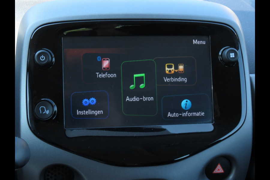 Toyota Aygo 1.0 VVT-i x-play | ACHTERUITRIJCAMERA | DEALER ONDERHOUDEN | APPLE CARPLAY | AIRCO | NIEUWE TYPE 2020 |