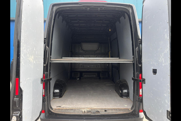 Volkswagen Crafter 30 2.0 TDI L3H3 Highline | Apple Carplay | Leer | 3 Zitplaatsen | Parkeersensoren