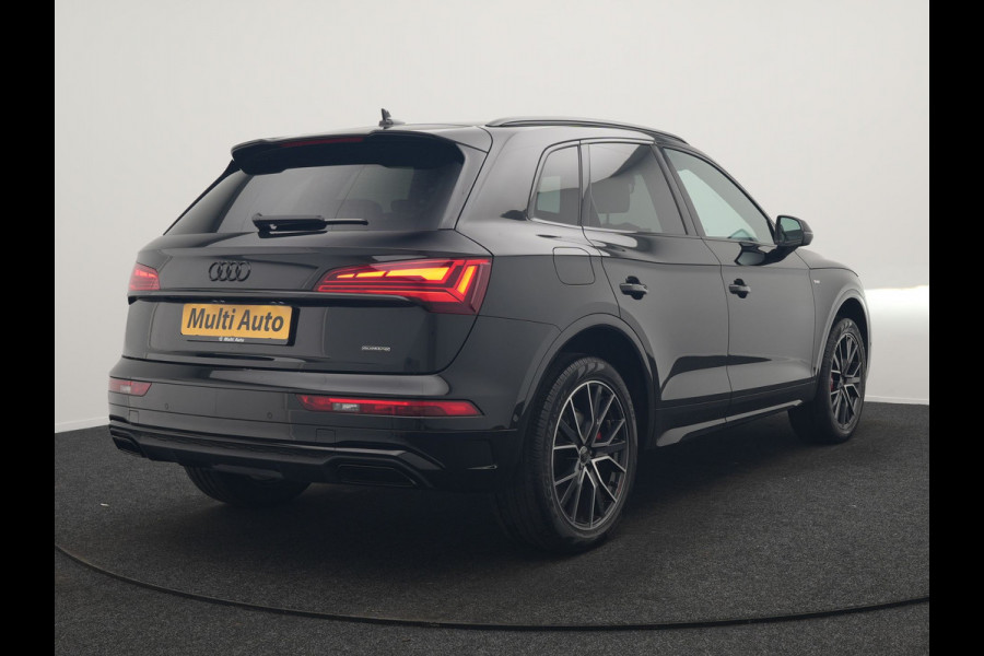 Audi Q5 50 TFSI e S edition PHEV 300pk Dealer O.H. | Trekhaak Af Fabriek | Camera | Lederen Sportstoelen Verwarmd | Sfeerverlichting | Keyless | Blis | Navigatie | DAB | 20"L.M | Virtual | Plug In Hybrid |