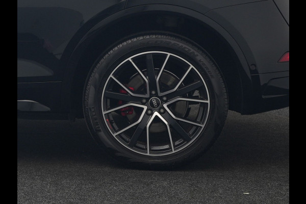 Audi Q5 50 TFSI e S edition PHEV 300pk Dealer O.H. | Trekhaak Af Fabriek | Camera | Lederen Sportstoelen Verwarmd | Sfeerverlichting | Keyless | Blis | Navigatie | DAB | 20"L.M | Virtual | Plug In Hybrid |