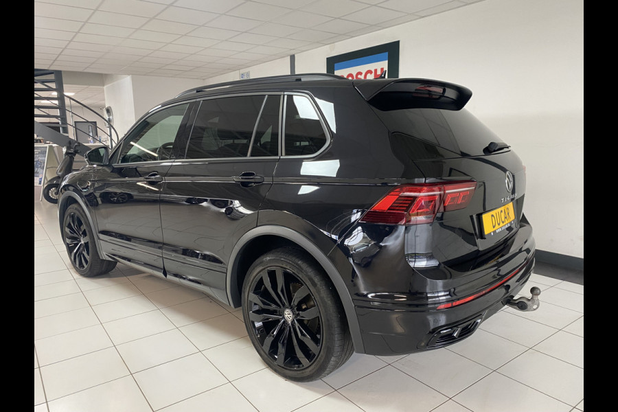 Volkswagen Tiguan 1.4 TSI eHybrid R-Line Business+Black style Panoramadak / Trekhaak /Carplay/ Leer