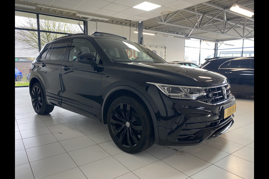 Volkswagen Tiguan 1.4 TSI eHybrid R-Line Business+Black style Panoramadak / Trekhaak /Carplay/ Leer