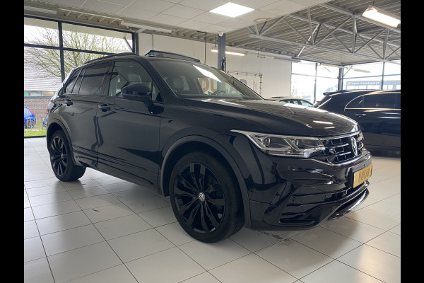 Volkswagen Tiguan 1.4 TSI eHybrid R-Line Business+Black style Panoramadak / Trekhaak /Carplay/ Leer