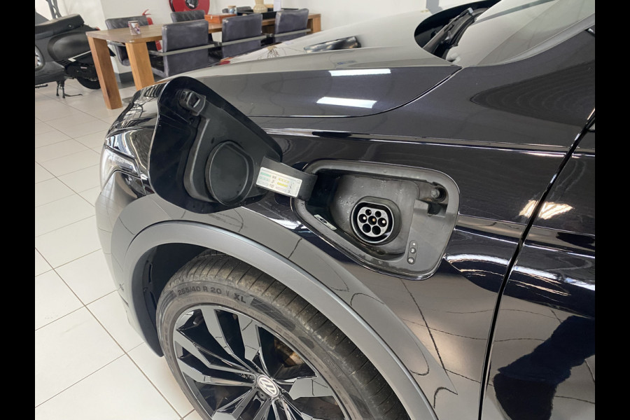 Volkswagen Tiguan 1.4 TSI eHybrid R-Line Business+Black style Panoramadak / Trekhaak /Carplay/ Leer