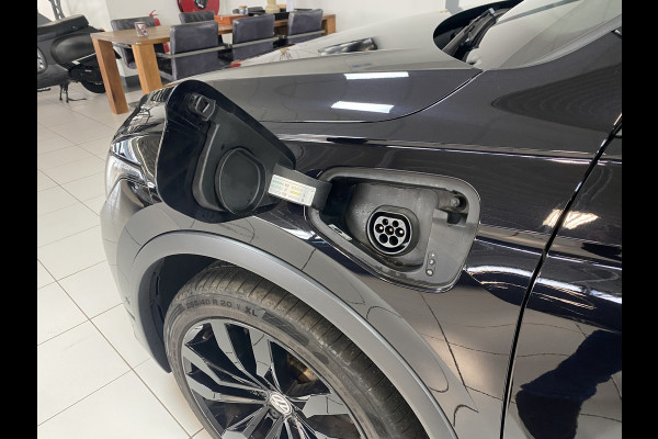 Volkswagen Tiguan 1.4 TSI eHybrid R-Line Business+Black style Panoramadak / Trekhaak /Carplay/ Leer