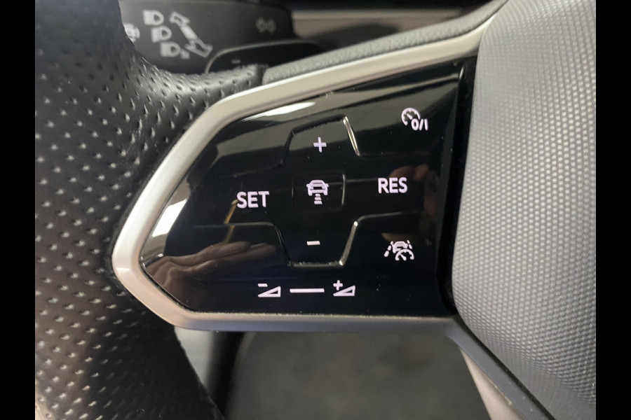 Volkswagen Tiguan 1.4 TSI eHybrid R-Line Business+Black style Panoramadak / Trekhaak /Carplay/ Leer