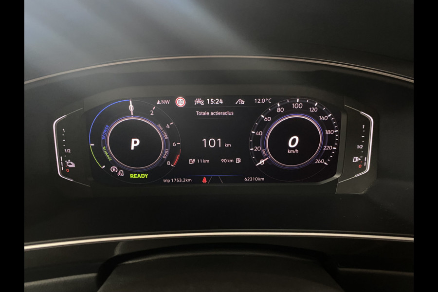 Volkswagen Tiguan 1.4 TSI eHybrid R-Line Business+Black style Panoramadak / Trekhaak /Carplay/ Leer