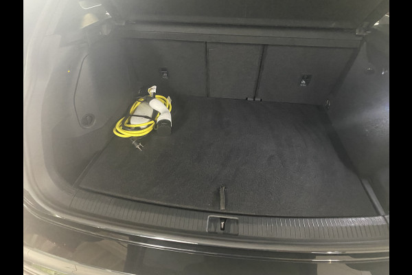 Volkswagen Tiguan 1.4 TSI eHybrid R-Line Business+Black style Panoramadak / Trekhaak /Carplay/ Leer