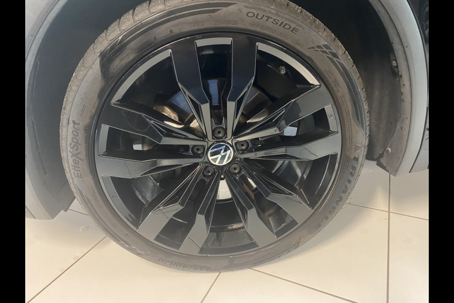 Volkswagen Tiguan 1.4 TSI eHybrid R-Line Business+Black style Panoramadak / Trekhaak /Carplay/ Leer