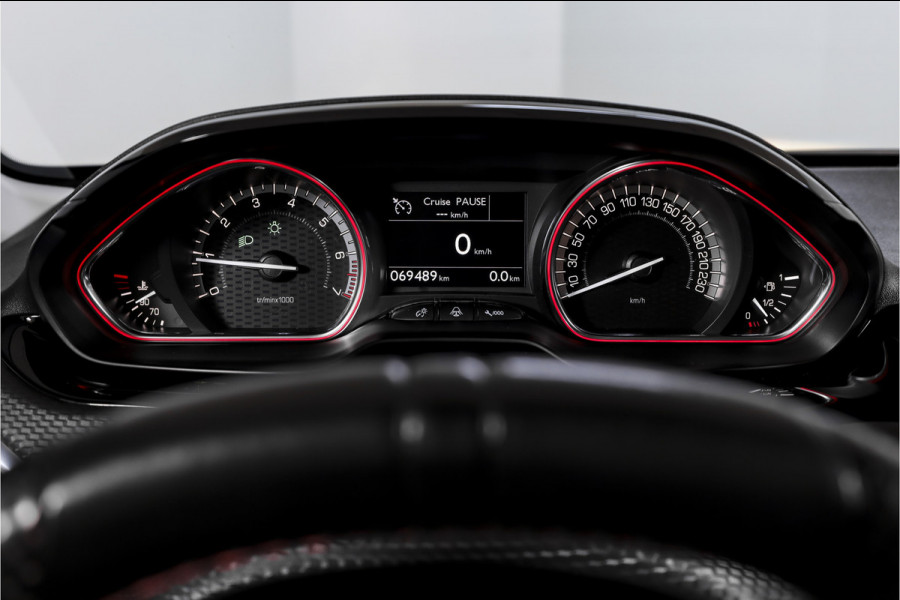 Peugeot 2008 1.2 PureTech GT-line 131 PK | Pano | Cruise | Stoelverw. | PDC | Camera | NAV + App. Conect | ECC | LM 17" |