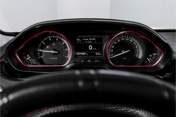 Peugeot 2008 1.2 PureTech GT-line 131 PK | Pano | Cruise | Stoelverw. | PDC | Camera | NAV + App. Conect | ECC | LM 17" |