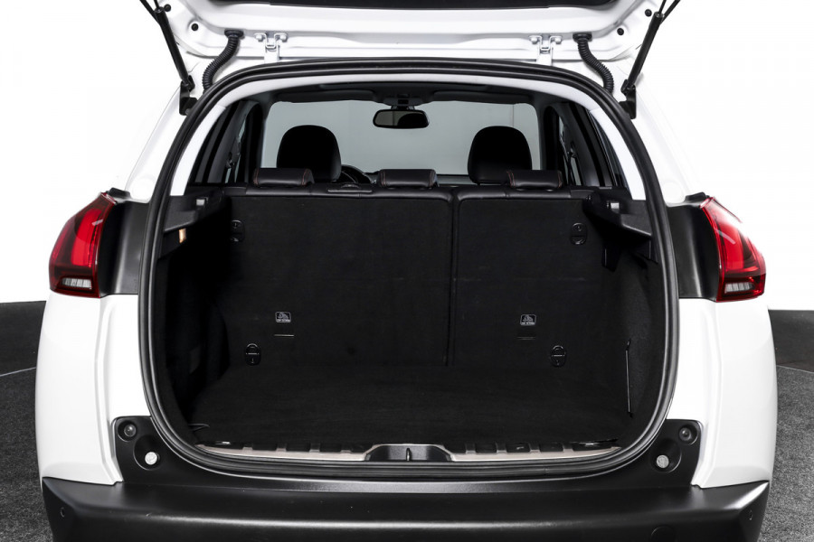 Peugeot 2008 1.2 PureTech GT-line 131 PK | Pano | Cruise | Stoelverw. | PDC | Camera | NAV + App. Conect | ECC | LM 17" |
