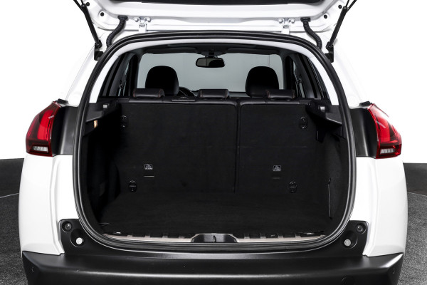 Peugeot 2008 1.2 PureTech GT-line 131 PK | Pano | Cruise | Stoelverw. | PDC | Camera | NAV + App. Conect | ECC | LM 17" |