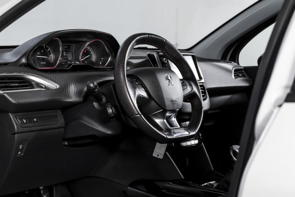 Peugeot 2008 1.2 PureTech GT-line 131 PK | Pano | Cruise | Stoelverw. | PDC | Camera | NAV + App. Conect | ECC | LM 17" |
