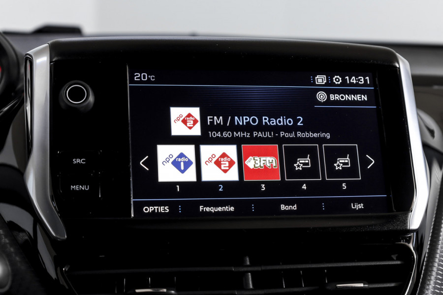 Peugeot 2008 1.2 PureTech GT-line 131 PK | Pano | Cruise | Stoelverw. | PDC | Camera | NAV + App. Conect | ECC | LM 17" |