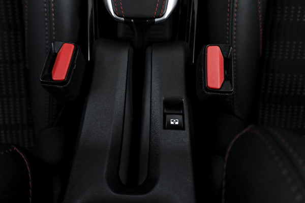 Peugeot 2008 1.2 PureTech GT-line 131 PK | Pano | Cruise | Stoelverw. | PDC | Camera | NAV + App. Conect | ECC | LM 17" |