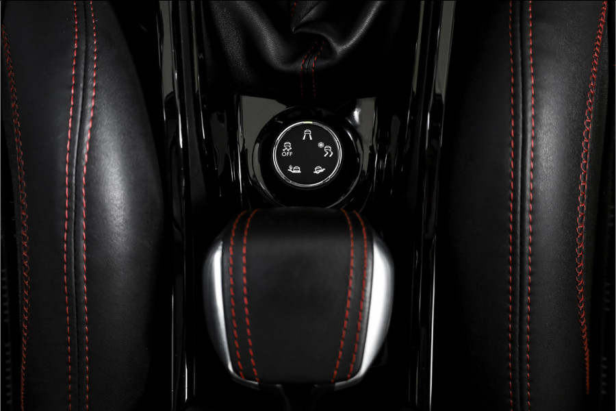 Peugeot 2008 1.2 PureTech GT-line 131 PK | Pano | Cruise | Stoelverw. | PDC | Camera | NAV + App. Conect | ECC | LM 17" |
