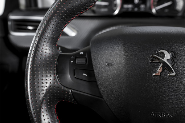Peugeot 2008 1.2 PureTech GT-line 131 PK | Pano | Cruise | Stoelverw. | PDC | Camera | NAV + App. Conect | ECC | LM 17" |