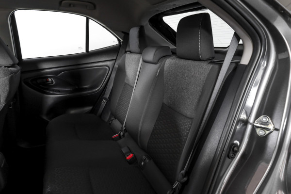 Toyota Yaris Cross 1.5 Hybrid 116 PK Active Orig. NL | Afn. Trekhaak | Adapt. Cruise | Camera | App. Connect | ECC | DAB | LM 16" |