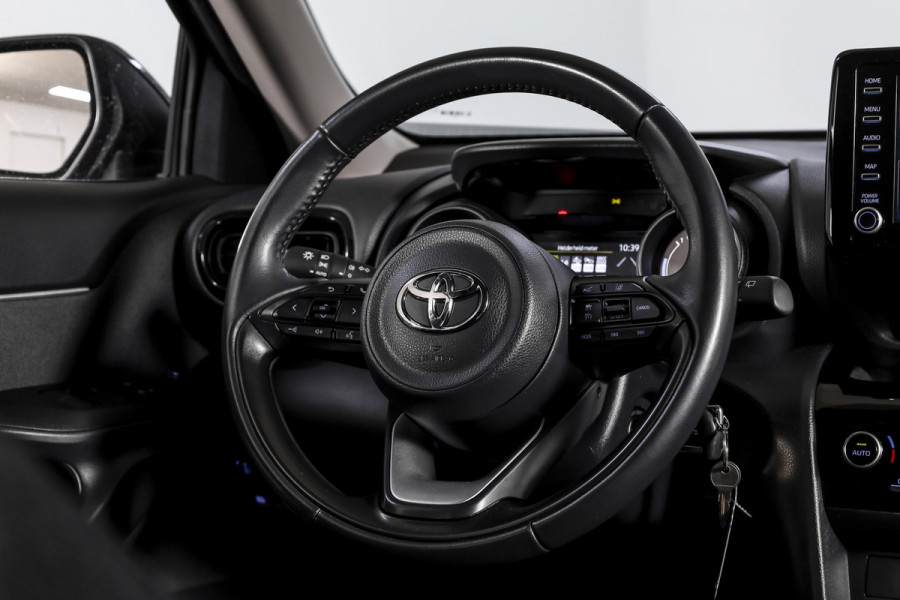 Toyota Yaris Cross 1.5 Hybrid 116 PK Active Orig. NL | Afn. Trekhaak | Adapt. Cruise | Camera | App. Connect | ECC | DAB | LM 16" |
