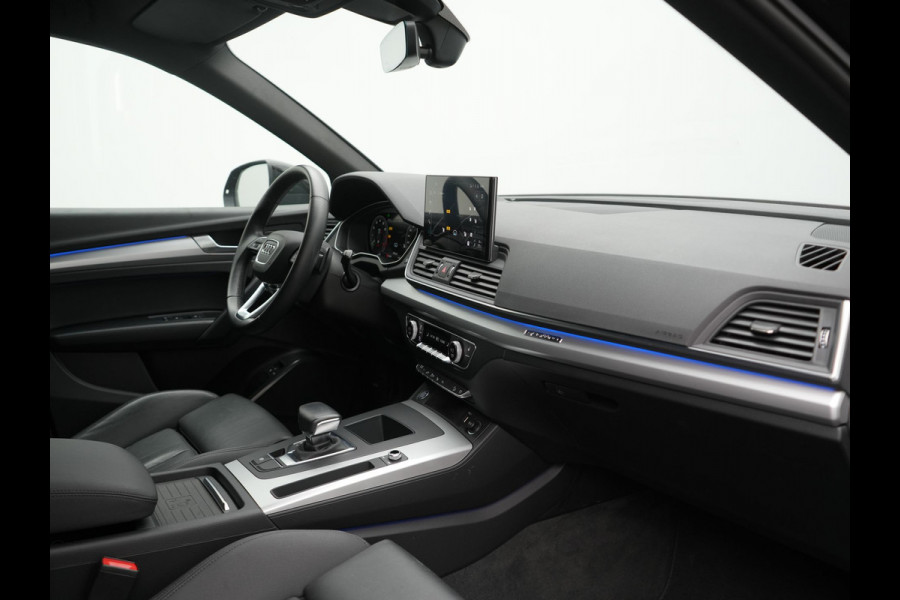 Audi Q5 50 TFSI e S edition PHEV 300pk Dealer O.H. | Trekhaak Af Fabriek | Camera | Lederen Sportstoelen Verwarmd | Sfeerverlichting | Keyless | Blis | Navigatie | DAB | 20"L.M | Virtual | Plug In Hybrid |