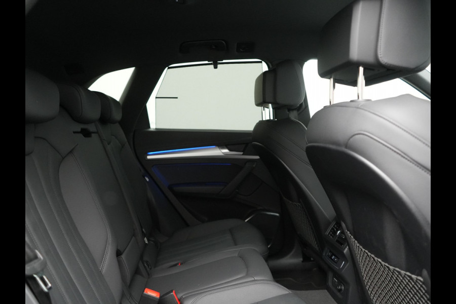 Audi Q5 50 TFSI e S edition PHEV 300pk Dealer O.H. | Trekhaak Af Fabriek | Camera | Lederen Sportstoelen Verwarmd | Sfeerverlichting | Keyless | Blis | Navigatie | DAB | 20"L.M | Virtual | Plug In Hybrid |