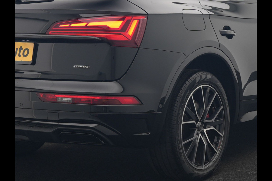 Audi Q5 50 TFSI e S edition PHEV 300pk Dealer O.H. | Trekhaak Af Fabriek | Camera | Lederen Sportstoelen Verwarmd | Sfeerverlichting | Keyless | Blis | Navigatie | DAB | 20"L.M | Virtual | Plug In Hybrid |