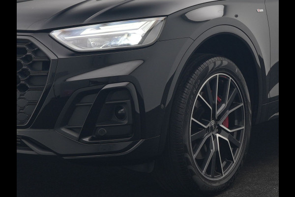 Audi Q5 50 TFSI e S edition PHEV 300pk Dealer O.H. | Trekhaak Af Fabriek | Camera | Lederen Sportstoelen Verwarmd | Sfeerverlichting | Keyless | Blis | Navigatie | DAB | 20"L.M | Virtual | Plug In Hybrid |