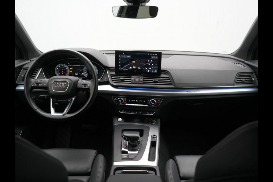 Audi Q5 50 TFSI e S edition PHEV 300pk Dealer O.H. | Trekhaak Af Fabriek | Camera | Lederen Sportstoelen Verwarmd | Sfeerverlichting | Keyless | Blis | Navigatie | DAB | 20"L.M | Virtual | Plug In Hybrid |