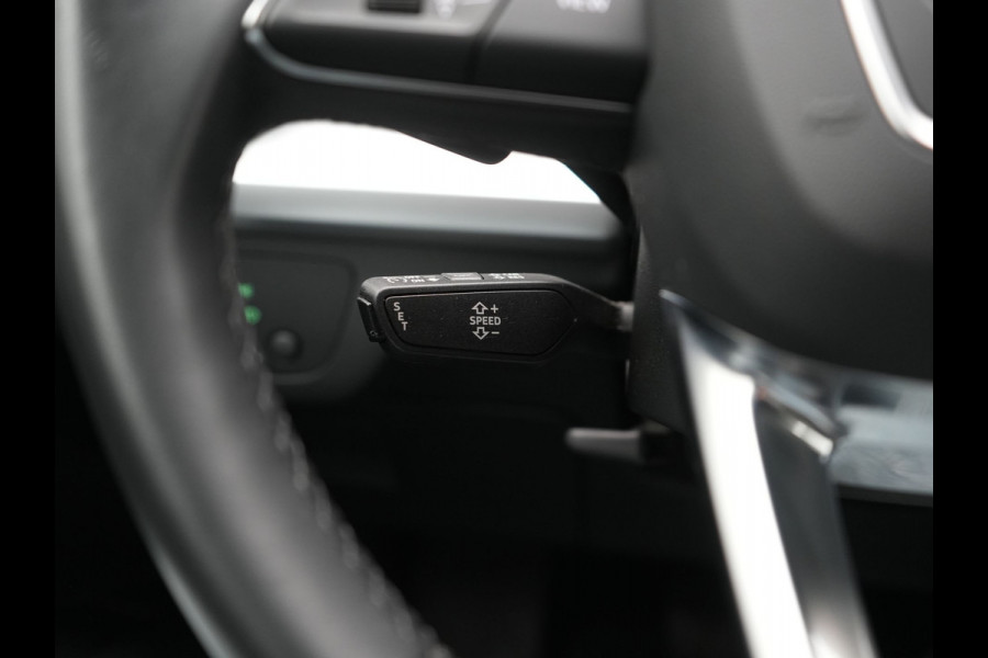 Audi Q5 50 TFSI e S edition PHEV 300pk Dealer O.H. | Trekhaak Af Fabriek | Camera | Lederen Sportstoelen Verwarmd | Sfeerverlichting | Keyless | Blis | Navigatie | DAB | 20"L.M | Virtual | Plug In Hybrid |