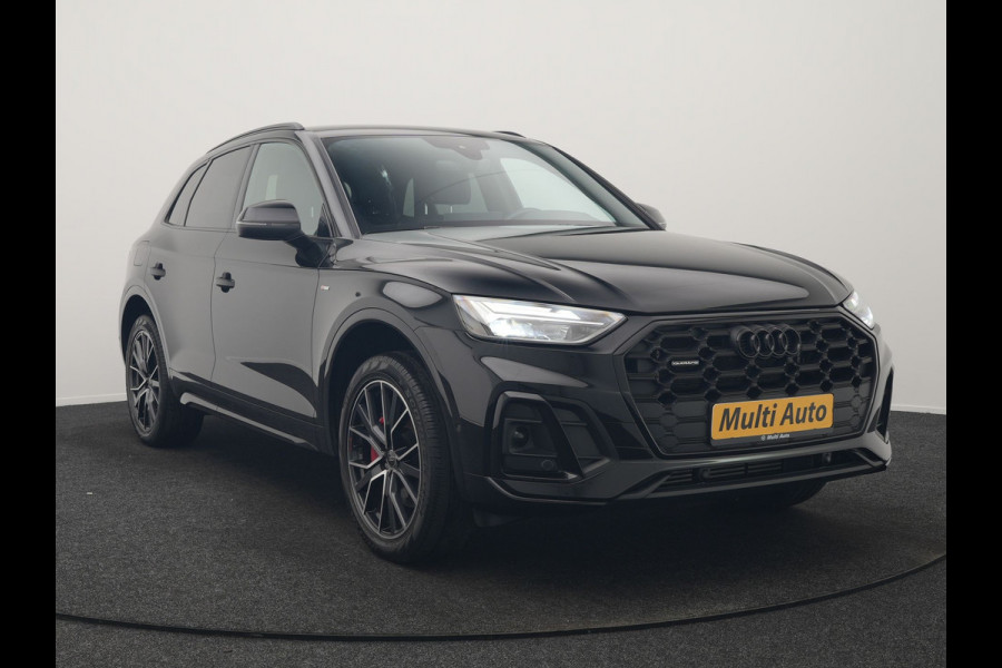Audi Q5 50 TFSI e S edition PHEV 300pk Dealer O.H. | Trekhaak Af Fabriek | Camera | Lederen Sportstoelen Verwarmd | Sfeerverlichting | Keyless | Blis | Navigatie | DAB | 20"L.M | Virtual | Plug In Hybrid |