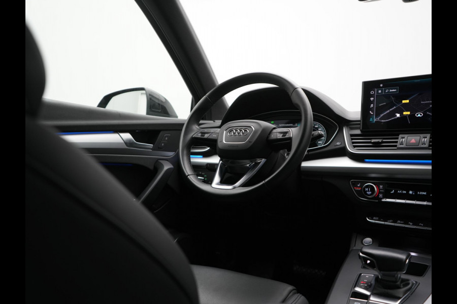 Audi Q5 50 TFSI e S edition PHEV 300pk Dealer O.H. | Trekhaak Af Fabriek | Camera | Lederen Sportstoelen Verwarmd | Sfeerverlichting | Keyless | Blis | Navigatie | DAB | 20"L.M | Virtual | Plug In Hybrid |