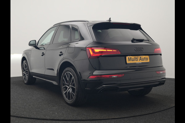 Audi Q5 50 TFSI e S edition PHEV 300pk Dealer O.H. | Trekhaak Af Fabriek | Camera | Lederen Sportstoelen Verwarmd | Sfeerverlichting | Keyless | Blis | Navigatie | DAB | 20"L.M | Virtual | Plug In Hybrid |