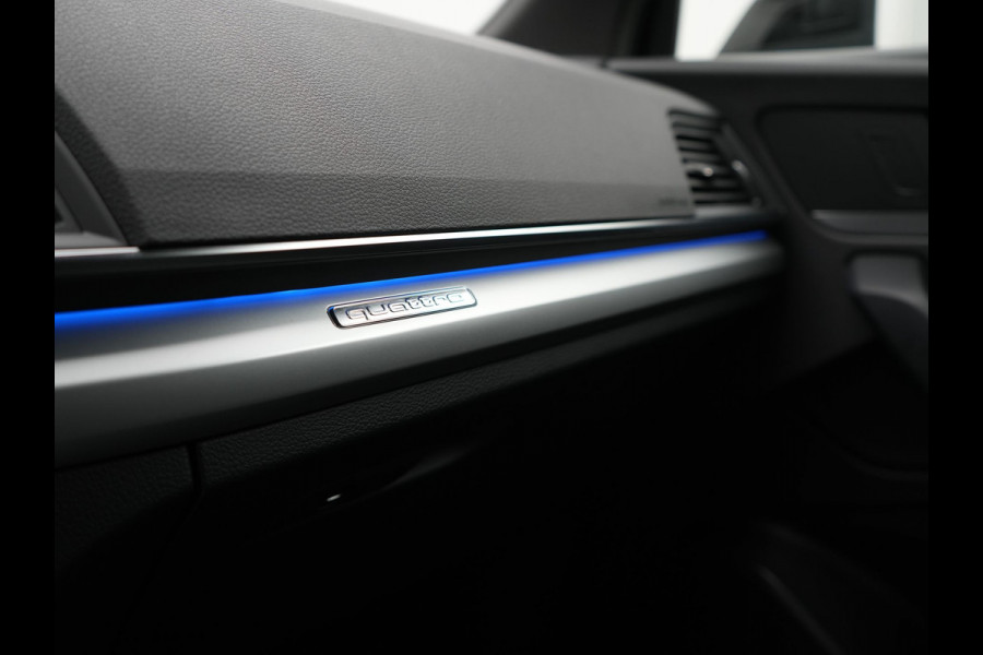 Audi Q5 50 TFSI e S edition PHEV 300pk Dealer O.H. | Trekhaak Af Fabriek | Camera | Lederen Sportstoelen Verwarmd | Sfeerverlichting | Keyless | Blis | Navigatie | DAB | 20"L.M | Virtual | Plug In Hybrid |