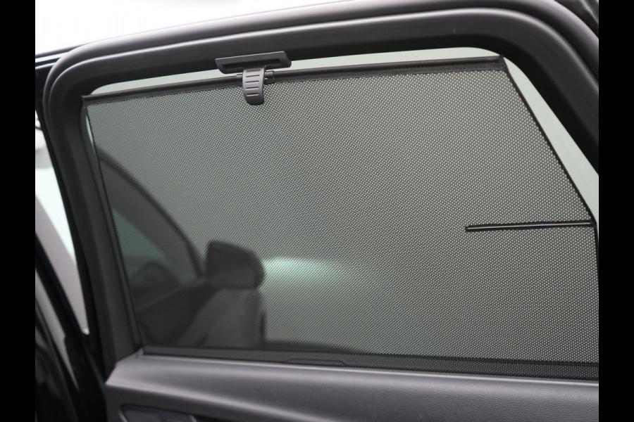 Audi Q5 50 TFSI e S edition PHEV 300pk Dealer O.H. | Trekhaak Af Fabriek | Camera | Lederen Sportstoelen Verwarmd | Sfeerverlichting | Keyless | Blis | Navigatie | DAB | 20"L.M | Virtual | Plug In Hybrid |
