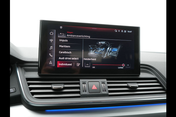 Audi Q5 50 TFSI e S edition PHEV 300pk Dealer O.H. | Trekhaak Af Fabriek | Camera | Lederen Sportstoelen Verwarmd | Sfeerverlichting | Keyless | Blis | Navigatie | DAB | 20"L.M | Virtual | Plug In Hybrid |