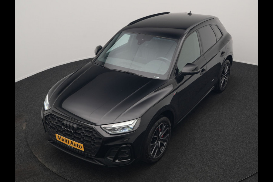 Audi Q5 50 TFSI e S edition PHEV 300pk Dealer O.H. | Trekhaak Af Fabriek | Camera | Lederen Sportstoelen Verwarmd | Sfeerverlichting | Keyless | Blis | Navigatie | DAB | 20"L.M | Virtual | Plug In Hybrid |