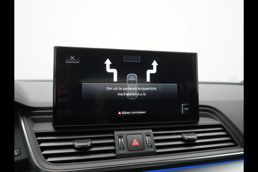 Audi Q5 50 TFSI e S edition PHEV 300pk Dealer O.H. | Trekhaak Af Fabriek | Camera | Lederen Sportstoelen Verwarmd | Sfeerverlichting | Keyless | Blis | Navigatie | DAB | 20"L.M | Virtual | Plug In Hybrid |