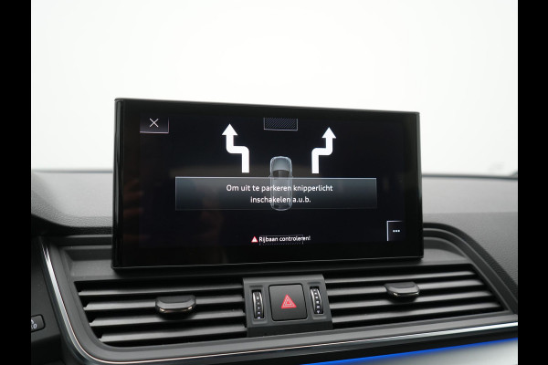 Audi Q5 50 TFSI e S edition PHEV 300pk Dealer O.H. | Trekhaak Af Fabriek | Camera | Lederen Sportstoelen Verwarmd | Sfeerverlichting | Keyless | Blis | Navigatie | DAB | 20"L.M | Virtual | Plug In Hybrid |